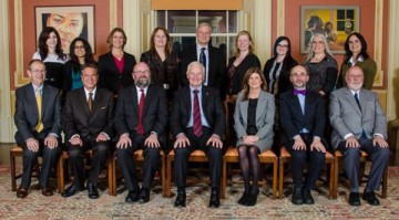 CIHR honours the Cochrane Canada Centre. Back row, centre: Jim Wright. Front row centre: the Right Honourable David Johnston, Governor General, and the Honourable Rona Ambrose, Minister of Health. Front row, far right: Stuart MacLeod. Also pictured: