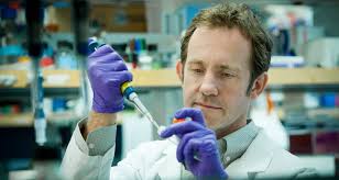Matthew Farrer named “Researcher of the Month” by the Canadians for Health Research