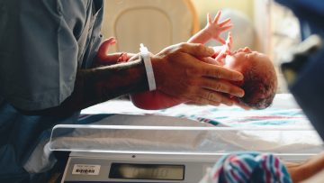 Pregnant women with COVID-19 at increased risk of hospitalization, ICU admission and early labour