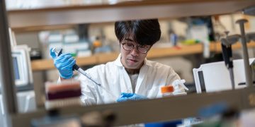 UBC-led biomedical innovation hub to accelerate development and manufacturing of lifesaving medicines for Canadians